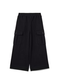 Pantalons cargo noirs avec une taille élastique, deux poches latérales à rabat et une coupe large. Fabriqués en tissu doux avec une texture lisse.