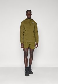 The North Face NIMBLE HOODIE - Chaqueta softshell - forest olive