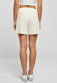 Urban Classics Short - off-white