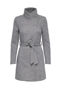 Cappotto avvolgente grigio realizzato in tessuto testurizzato, con colletto ripiegato, maniche lunghe e una cintura legata in vita. Presenta un design frontale asimmetrico.