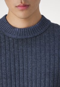 BOSS Stickad tröja - dark blue