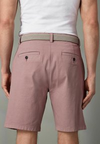 Next BELTED - REGULAR FIT - Shorts - pink