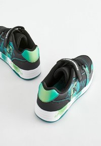 Next Sneakers - black green