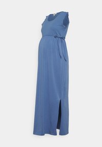 Vestido maxi de maternidade azul, feito de tecido suave, com decote arredondado, faixa ajustável na cintura e uma fenda lateral para facilidade de movimento.