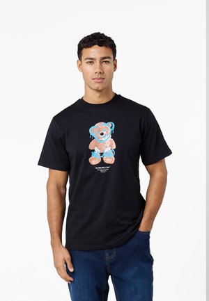 CLOSURE London PAINTED TEDDY TEE - Triko s potiskem - black