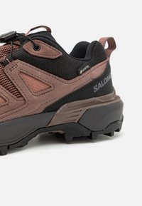 Salomon X ULTRA 360 LTR GORE TEX - Trekingové boty - cognac/peppercorn/black