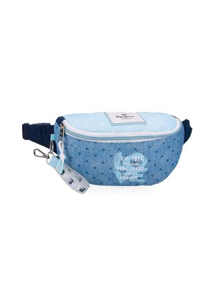 Riñonera azul claro y de mezclilla con patrones de corazones, cierre de cremallera, etiqueta de marca y correa ajustable azul marino.