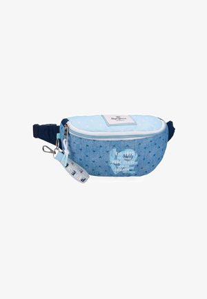 Riñonera azul claro y de mezclilla con patrones de corazones, cierre de cremallera, etiqueta de marca y correa ajustable azul marino.