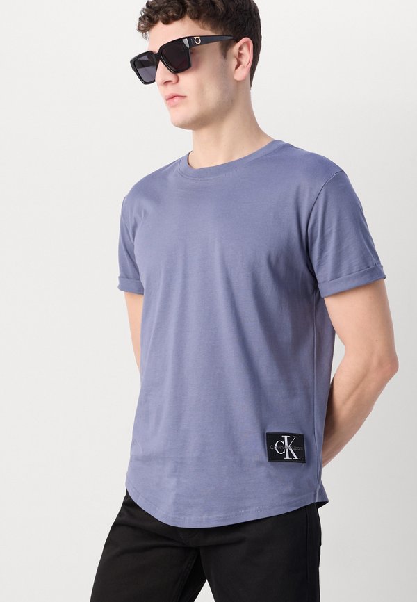BADGE TURN UP SLEEVE - Basic T-shirt - grisaille3