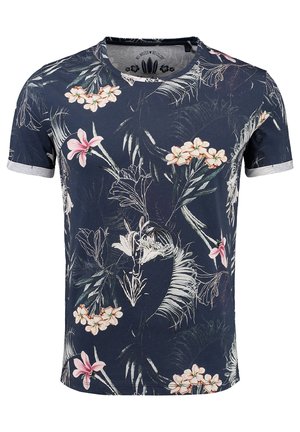 Granatowy t-shirt z krótkim rękawem z różowymi i białymi tropikalnymi wzorami kwiatów i liści oraz jasno-szarymi wewnętrznymi mankietami rękawów.