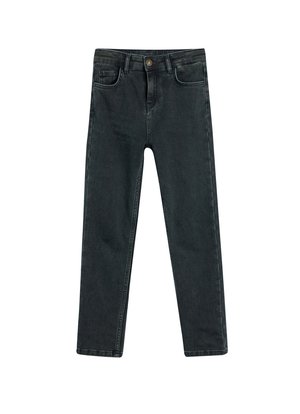- Jeansy Slim Fit
