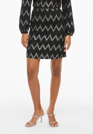 VILA VISACHA  czarny