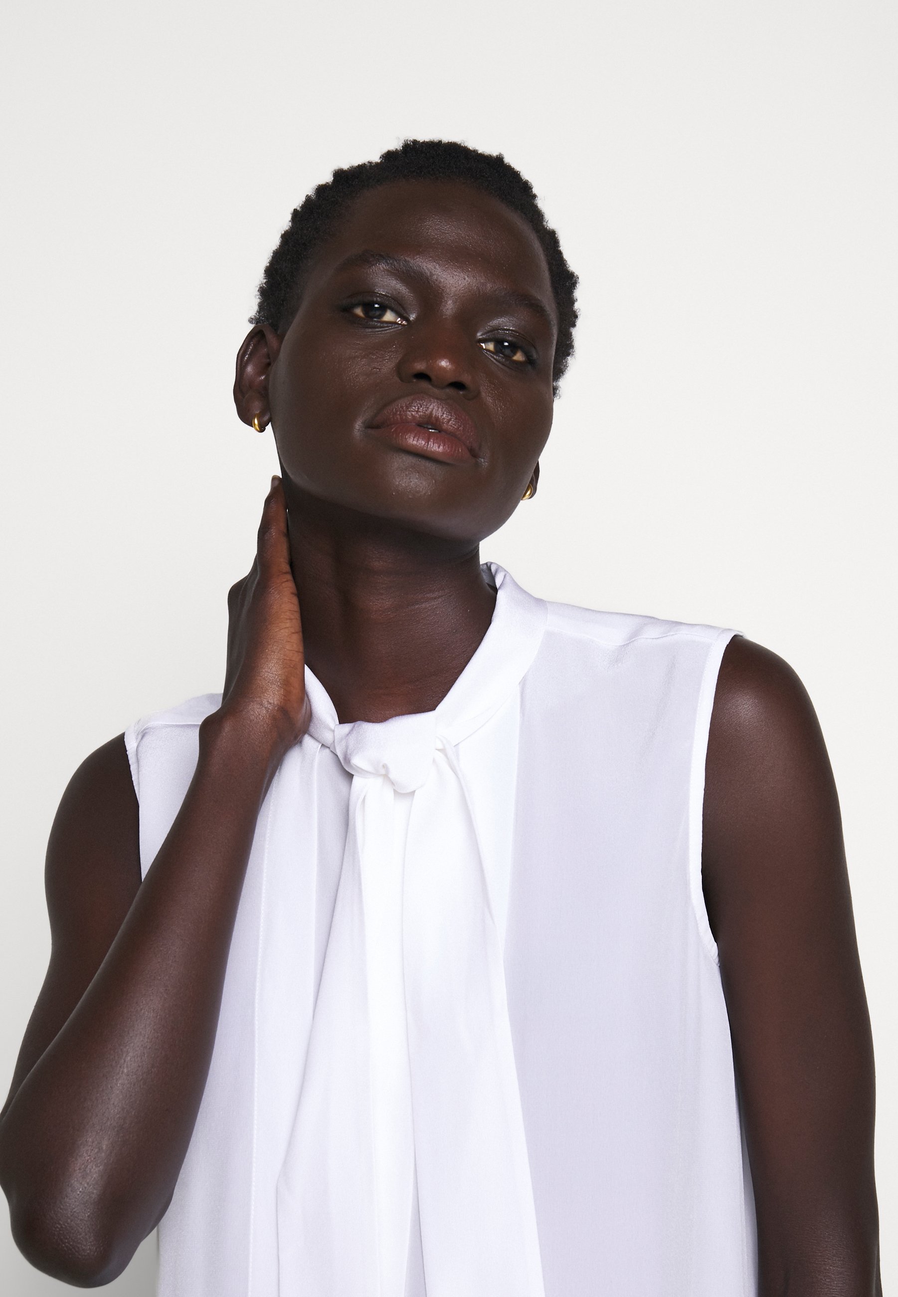 Club Monaco SLEEVELESS TIE NECK Bluser white Zalando.no Club Monaco SLEEVELESS TIE NECK - Bluser - canyon