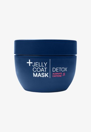 Marineblå glasburk med en hvid og lyserød etiket. Teksten siger "Jelly Coat Mask Detox" og ingredienserne "Alginate" og "Koffein." Glat finish.