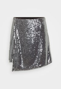 Hõbedane sequins'iga mini seelik, millel on mähise disain, tekstuurine pind ja veidi asümmeetriline hem.