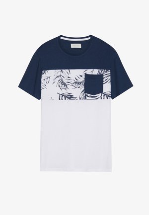 Korte mouw t-shirt van een katoenmix, marineblauw en wit. Heeft een tropische bladerenprint aan de voorkant en een borstzak.
