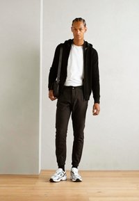 INDICODE JEANS Nohavice - black