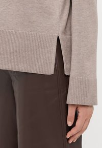 ONLY Tall ONLCOCO LIFE HIGH NECK - Strikkegenser - fungi melange