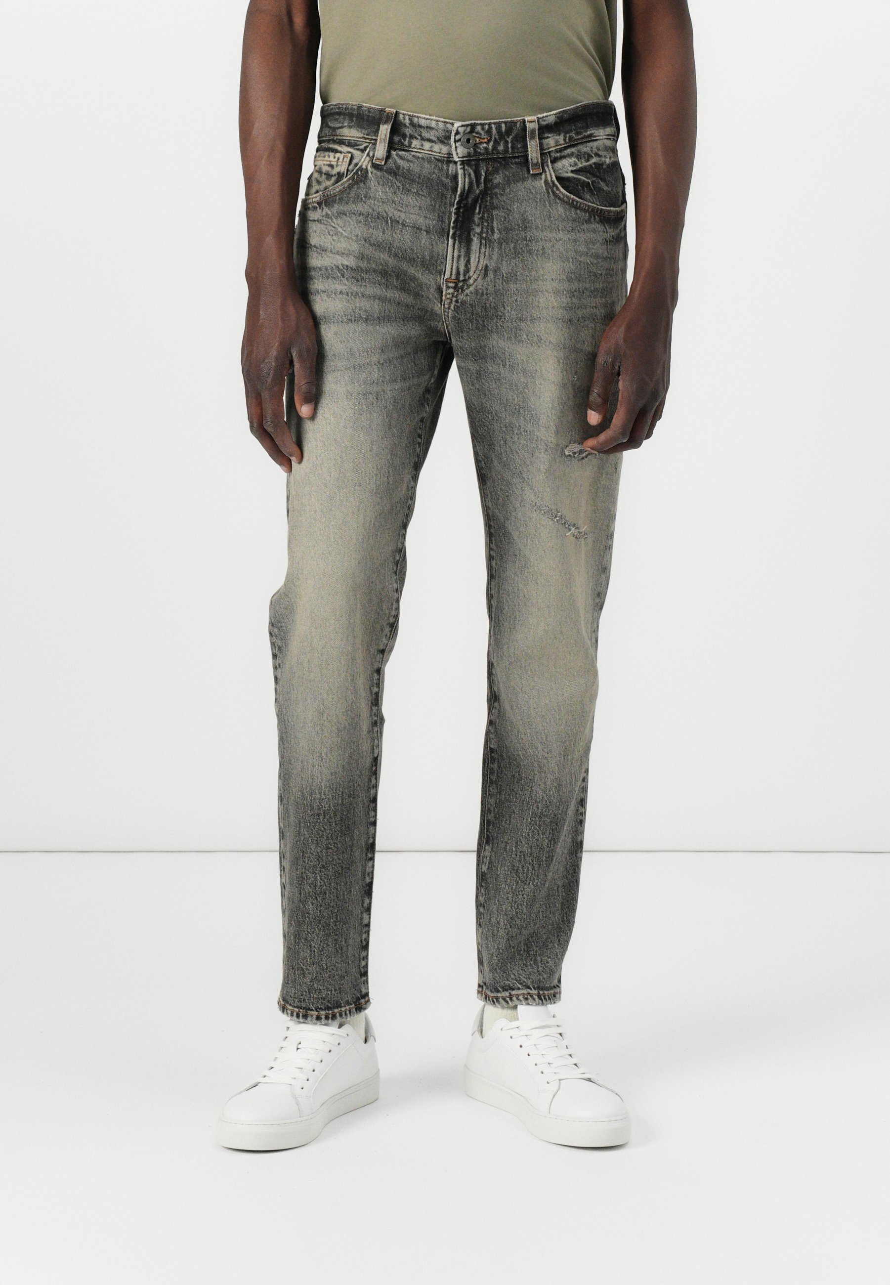 Jean Homme Hugo Boss Maine3-20 Marron Stretch - Coupe Droite Régulière - Taille 34"