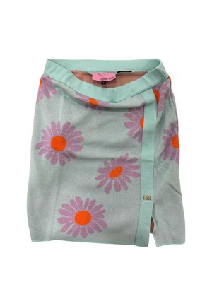 Gonna a portafoglio di colore azzurro chiaro con grandi motivi di margherite rosa e arancioni. Si lega di lato con un piccolo tag logo vicino all'orlo.