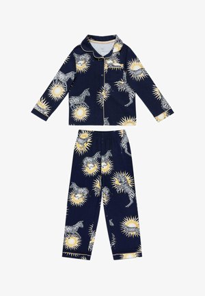 Marineblauw pyjama set met lange mouwen en broek, versierd met een tijger- en zonnenpatroon, en gele accenten op de kraag en manchetten.