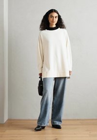 Marc O'Polo ROUND NECK - Mikina - creamy white