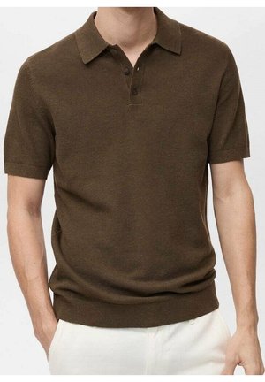 Brązowa dzianinowa koszulka polo z krótkim rękawem, z kołnierzykiem oraz zapięciem na trzy guziki, o fakturowanej powierzchni i dopasowanym dołem.
