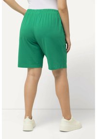 Ulla Popken BERMUDA  - Šortky - emerald