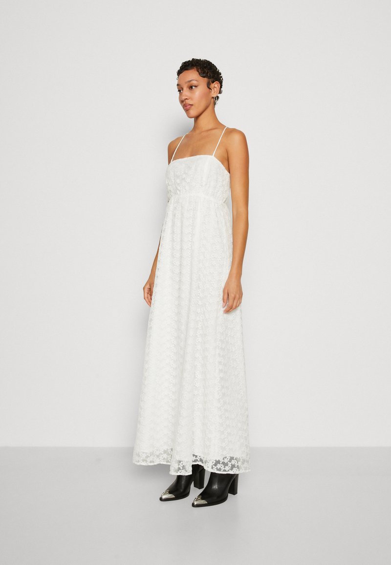 NA-KD EMBROIDERY DETAIL DRESS - Ένδυση για ειδικές περιστάσεις - white