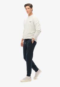 Superdry & Co ESSENTIAL LOGO JOGGERS - Trainingsbroek - eclipse navy