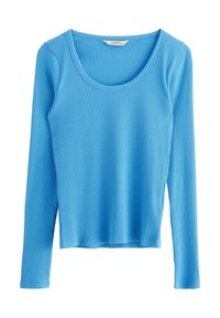 Maglietta a maniche lunghe di un vivace blu con scollatura a barca e texture a costine, realizzata in materiale elastico per una silhouette aderente.