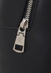 Calvin Klein Jeans SCULPTED CAMPUS MONO - Batoh - fashion black