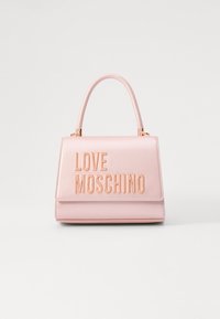 Bolsa de mão em pele sintética rosa com uma forma estruturada, apresentando o logótipo em relevo "LOVE MOSCHINO" numa tonalidade mais clara e uma pega superior.