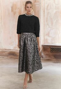 Love & Roses ENB JACQUARD MIDI - REGULAR FIT - Fustă în formă de A - silver feather