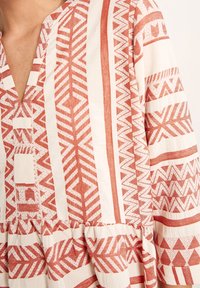 comma casual identity Vestido informal - red