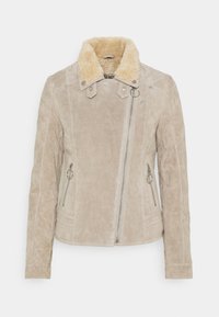 Beige suède jas met asymmetrische rits, twee ritszakken, kraagflappen met drukknoop en een met fleece gevoerde kraag.