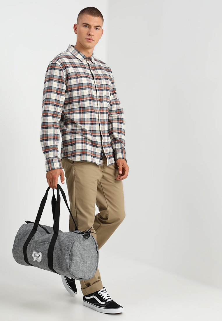 Herschel SUTTON MID VOLUME Reiseveske raven crosshatch Herschel NOVEL Reiseveske raven crosshatch Zalando.no