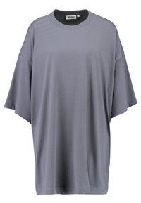 Løs pasform, kortærmet, grå T-shirt med rund hals og et mærke på den indvendige krave, størrelse small.
