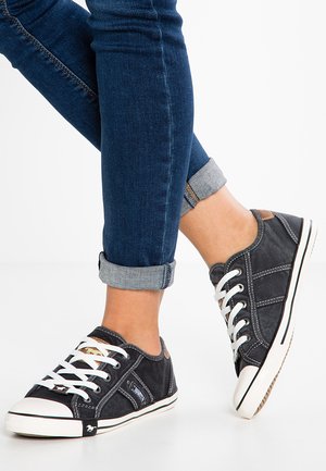 Mustang Sneaker low - black