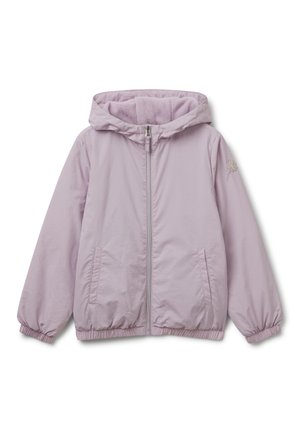 Jasnofioletowa kurtka z kapturem, z przednim zamkiem błyskawicznym, elastycznymi mankietami i dołem, dwoma bocznymi kieszeniami oraz małym logo na lewym rękawie.