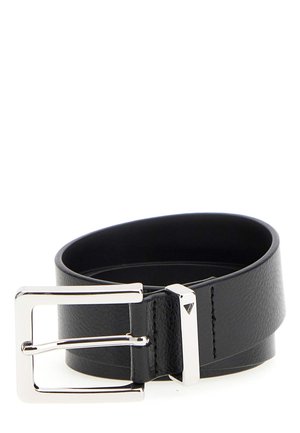 Cintura in pelle nera con una texture liscia, dotata di una fibbia rettangolare in argento e un design minimalista. Linee pulite e accenti semplici.