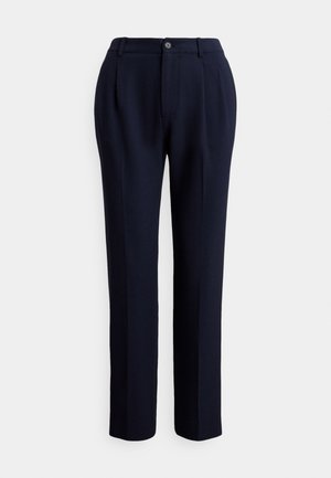 Calças de alfaiate azul-marinho com textura suave, pregas frontais e fecho de um botão. Design de perna reta com passantes para cinto.