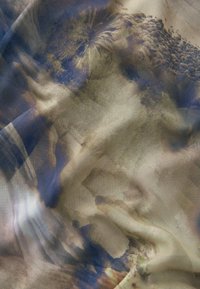Next CORSET DETAIL PETITE. - Vabalt langev kleit - blur scenic print