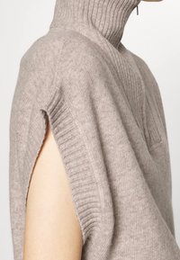 Sand Copenhagen Sweter