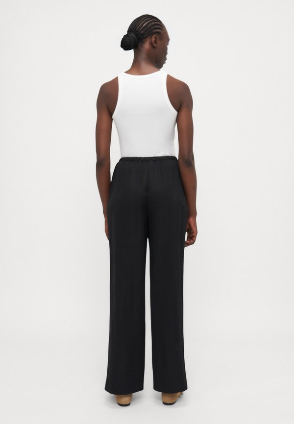 RELAXED WIDE TROUSERS - Trousers2