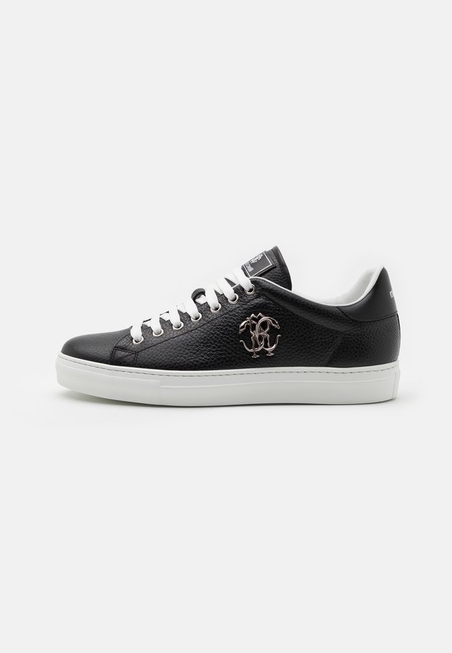 Sneakers - black