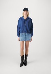 GAP HOODIE - Bluză de molton cu fermoar - medium indigo