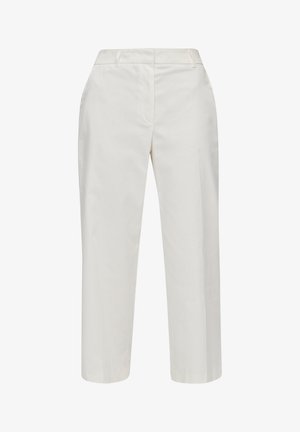 Białe spodnie o prostych nogawkach, wykonane z lekkiego materiału. Charakteryzują się płaskim przodem, paskami, a także brakiem widocznych elementów metalowych i kieszeni.