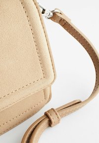 Next REGULAR FIT - Skuldertasker - stone