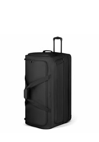 Zwarte wheeled duffel bag met een hardschalige constructie, meerdere ritsen, gevoerde handvatten en stevige riemen voor gemakkelijke bediening en opslag.